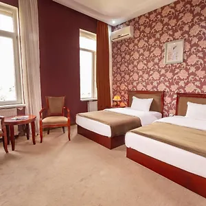 Margo Palace מלון